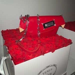 Previous bag. Just missing price card